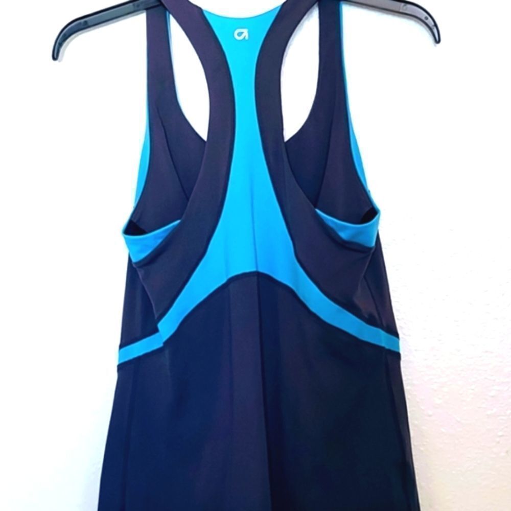 Gap fit EXERCISE TANK WITH SPORTS BRA BUILT-IN SIZE M , YOGA, RUNNING, GYM - Picture 2 of 9